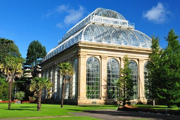 are dogs allowed in edinburgh botanic gardens