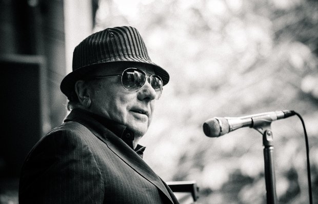 Van Morrison announces new tours for early 2022: how to get tickets