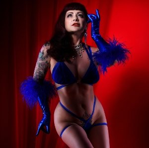 The Velvet Burlesque presents Cabaret Gothique Halloween Data Thistle