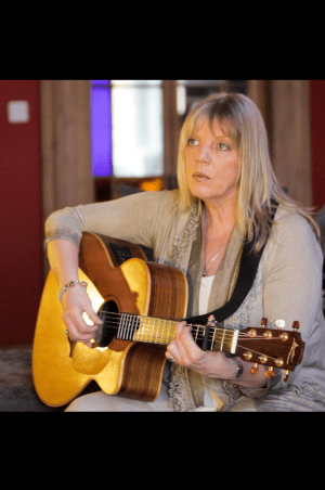 Marian Bradfield - Live @ The White Room at The White Room Gallery