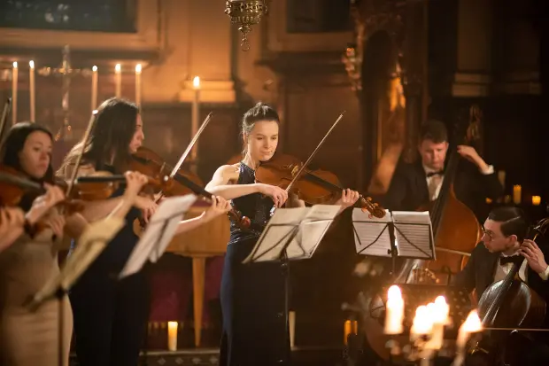 Mozart and Moonlight by Candlelight - Piccadilly Sinfonietta