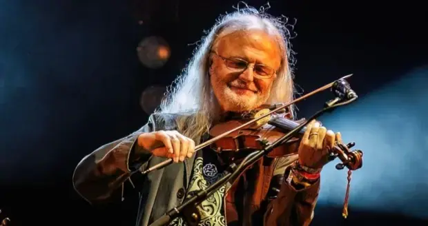 Chris Leslie at Folk in the Barn