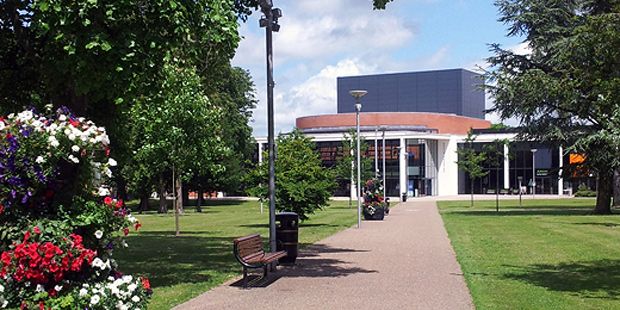 Grove Theatre (Grove Park, Court Drive, Dunstable)